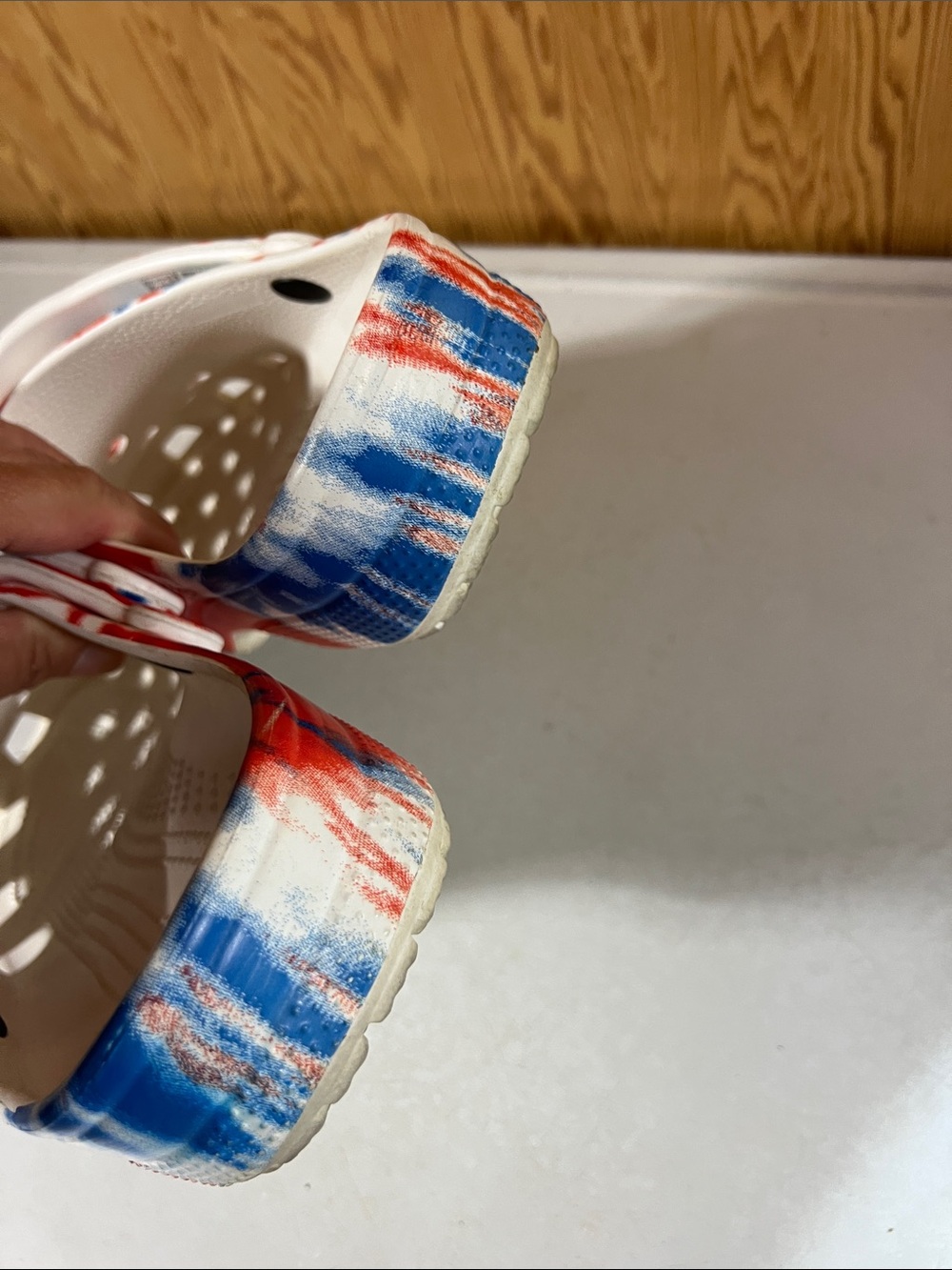 CROCS Tie-Dye Classic Clog in Red White Blue M10/W12 - Picture 12 of 16